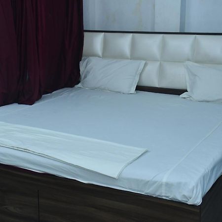 Hotel Awadh Palace Sahjanwa Εξωτερικό φωτογραφία
